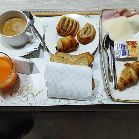 Konukevi Le 3 Isole 3*