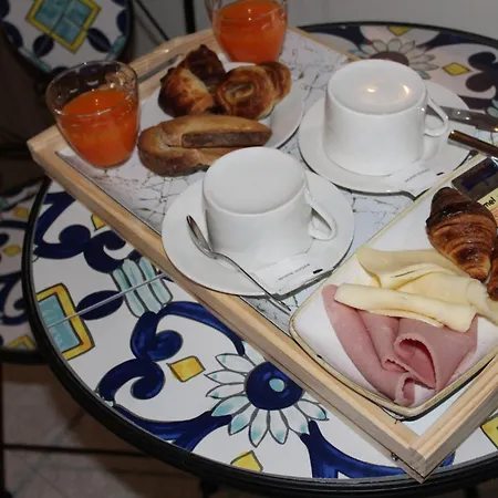 Le 3 Isole - Guest In Family Home, Vendégház 3*